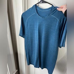 Lululemon Mens Metal Vent tech short sleeve shirt Medium in blue